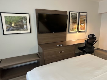 Standard Room, 1 Queen Bed, Non Smoking