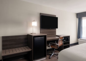 Standard Room, 1 King Bed