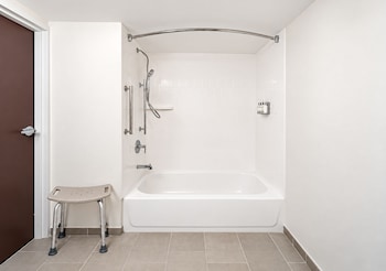 Standard Room, 1 King Bed, Accessible (Mobility)