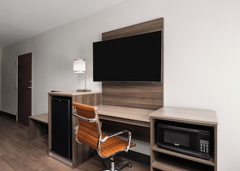 Standard Room, 1 King Bed, Accessible (Mobility)