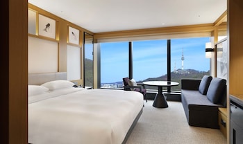 Room, 2 Twin Beds, Mountain View