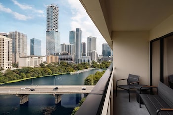 Room, 1 King Bed, Lake View (Residence)