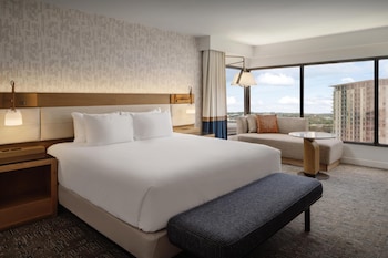 Room, 1 King Bed, Corner