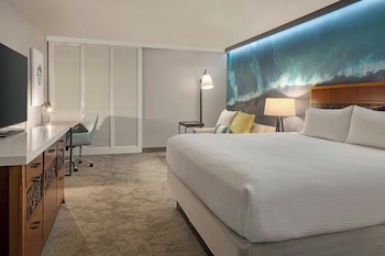 Room, 1 King Bed with Sofa bed, Resort View (Balcony)
