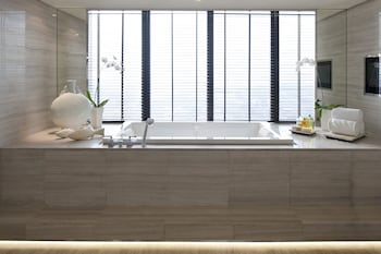 Mandarin, Suite, 1 King Bed