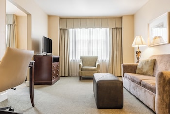 Suite, 1 King Bed, Non Smoking