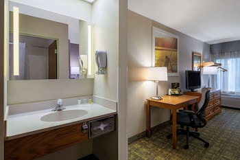 Room, 2 Queen Beds, Accessible, Non Smoking (Mobility Accessible)