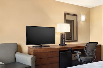 Standard Room, 1 King Bed