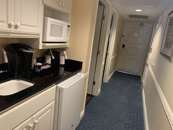 Executive Suite, 1 Bedroom, 2 Double Beds