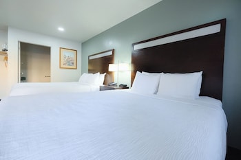 Room, 2 Queen Beds, Accessible, Non Smoking