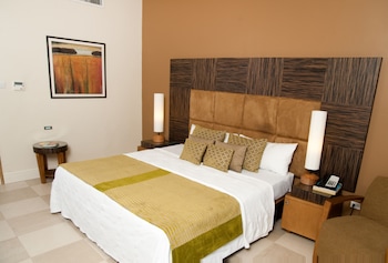 Standard Room, 1 King Bed (Garden or Courtyard)