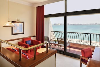 Deluxe Room, 1 King Bed, Sea View (Balcony)
