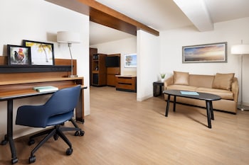 Studio, 1 King Bed with Sofa bed (Hearing Accessible)