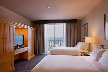 Suite, 2 Bedrooms (Conference Table)