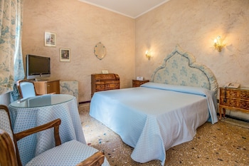 Double or Twin Room, Pool Access