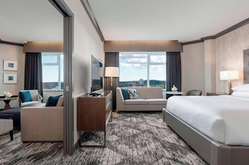 Penthouse, 1 King Bed with Sofa bed