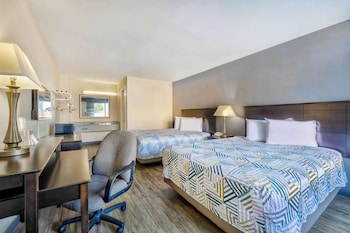 2 Queen Beds, Non Smoking, Refrigerator & Microwave