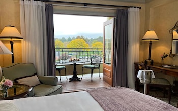 Deluxe Room, 1 Queen Bed, Harbor View