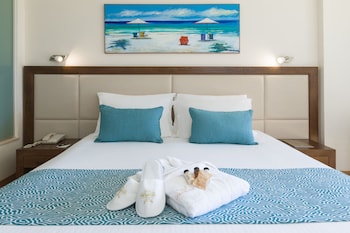 Double or Twin Room, Partial Sea View