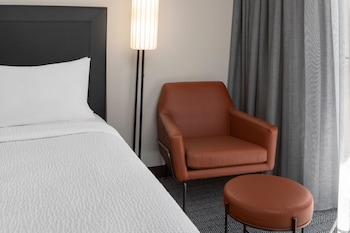 Standard Room, 2 Double Beds (Mobility/Hearing Accessible, Tub)