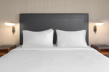 Standard Room, 2 Double Beds (Mobility/Hearing Accessible, Tub)