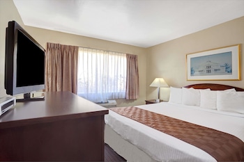 Standard Room, 1 Queen Bed
