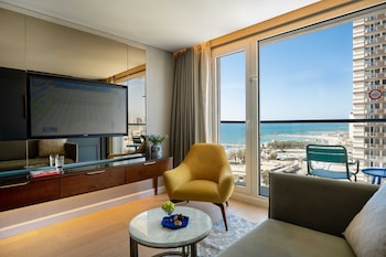 Junior Suite, 1 King Bed, Sea View