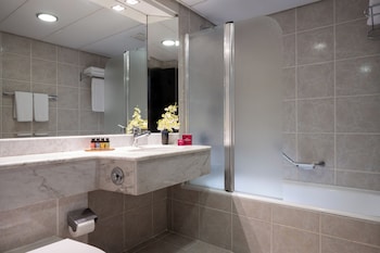 Standard Room, 1 King Bed, Sea View (Mid Floor)