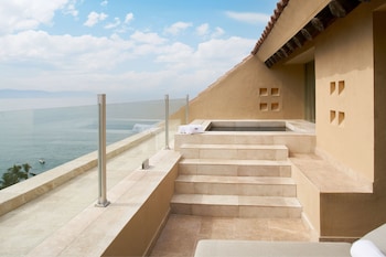 Heavenly Pool Panoramic, Suite, 1 King, Sofa bed, Ocean view