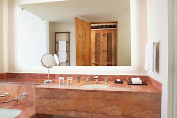 Sky Pool, Junior Suite, 1 King, Sofa bed, Ocean view
