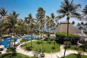 Junior Suite, 1 King, Sofa bed, Partial ocean view