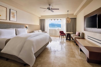 Sky Pool, Junior Suite, 1 King, Sofa bed, Ocean view