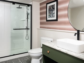 Standard Room, 1 King Bed