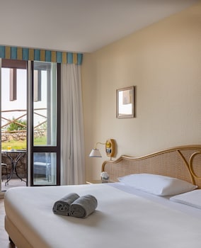Superior Twin Room (With Rollaway Bed)