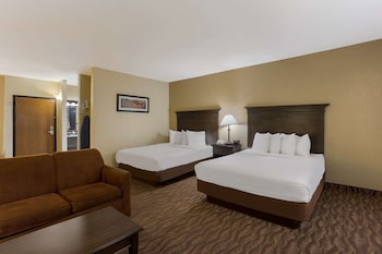 Suite, 2 Queen Beds, Non Smoking, Microwave (with Sofabed)