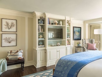 Deluxe Room, 1 King Bed, Accessible