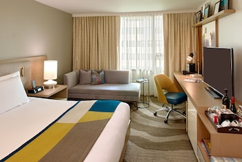 Junior Room, 1 King Bed (City)