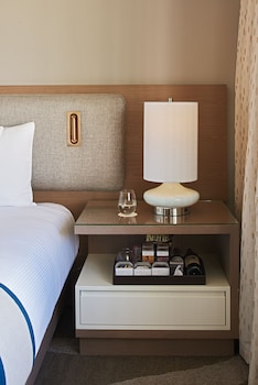 Room, 1 King Bed, Mobility Accessible (City)