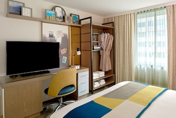 Room, 1 King Bed, Mobility Accessible (City)