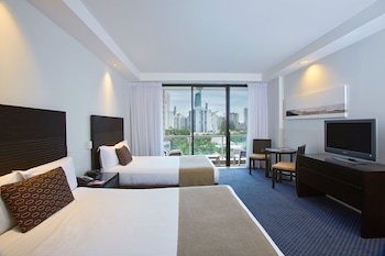 Standard Room, 2 Double Beds (Low Floor)