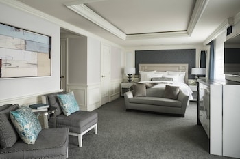 Suite, Multiple Beds