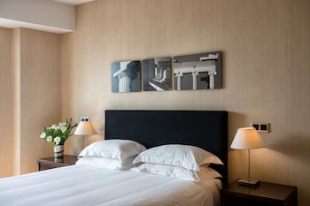 Suite (Temple of Zeus & Acropolis View)