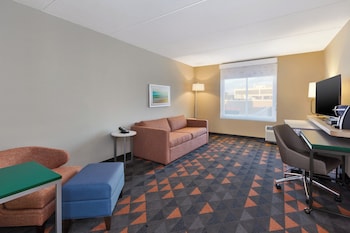Suite, 1 King Bed (Additional Living Area)