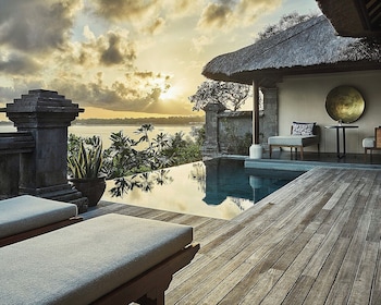 Premier Villa, 1 King Bed (Ocean)