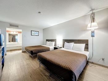 Deluxe Room, 2 Double Beds, Non Smoking