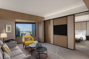 Suite, 1 King Bed, Club Lounge Access (Kaze)