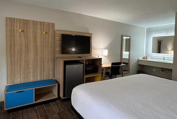 Deluxe Room, 1 King Bed, Non Smoking