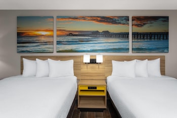 Deluxe Room, 2 Queen Beds, Non Smoking