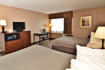 QQ - Double Queen Beds - 1st Floor
