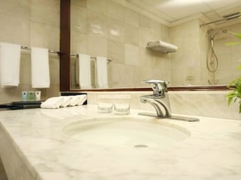 Suite, 1 Bedroom, Kitchen (Dining)